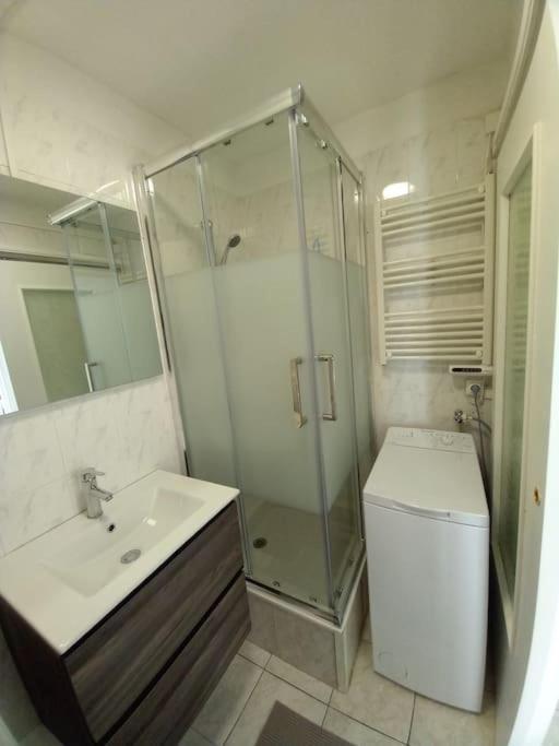 Appart 2/4 Pers Proche Centre Avec Balcon, Parking Narbona Esterno foto